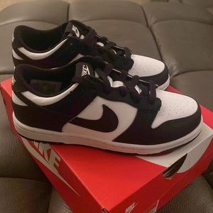 NIKE PANDA KIDS SZ 2- NIB